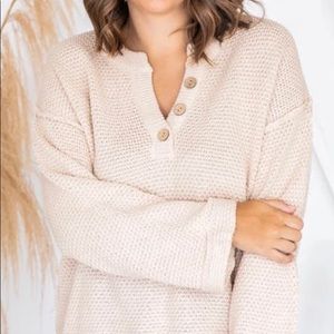 Beige button knit pullover // size medium